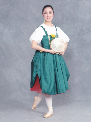 パキータ（第1幕・村の子供たち）の衣装